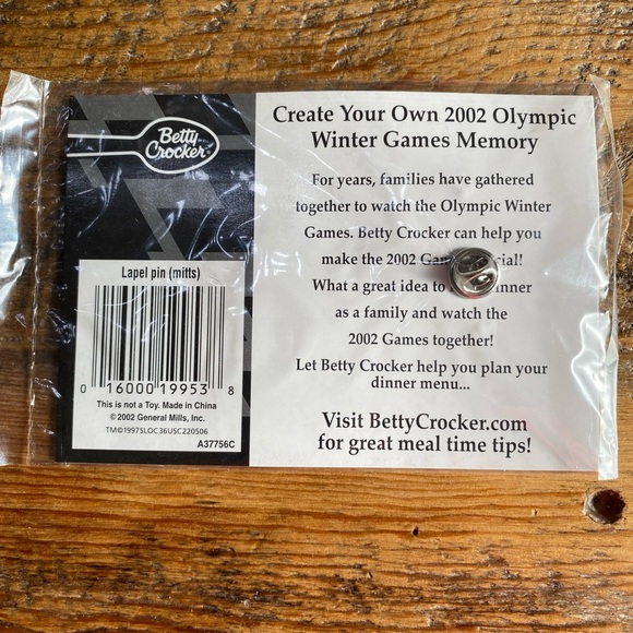 Pin Collection - Picture 5 of 13